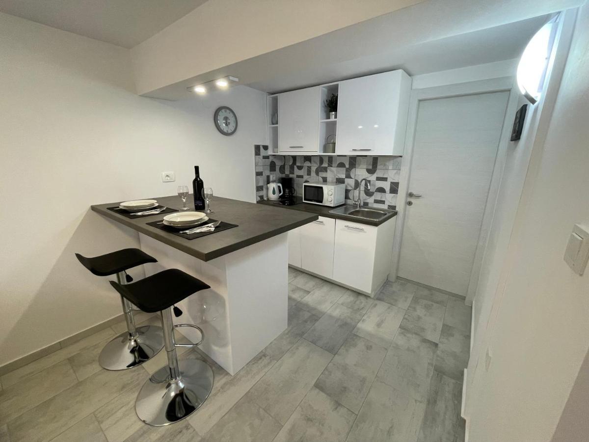 Apartment Dida Krk Town Luaran gambar