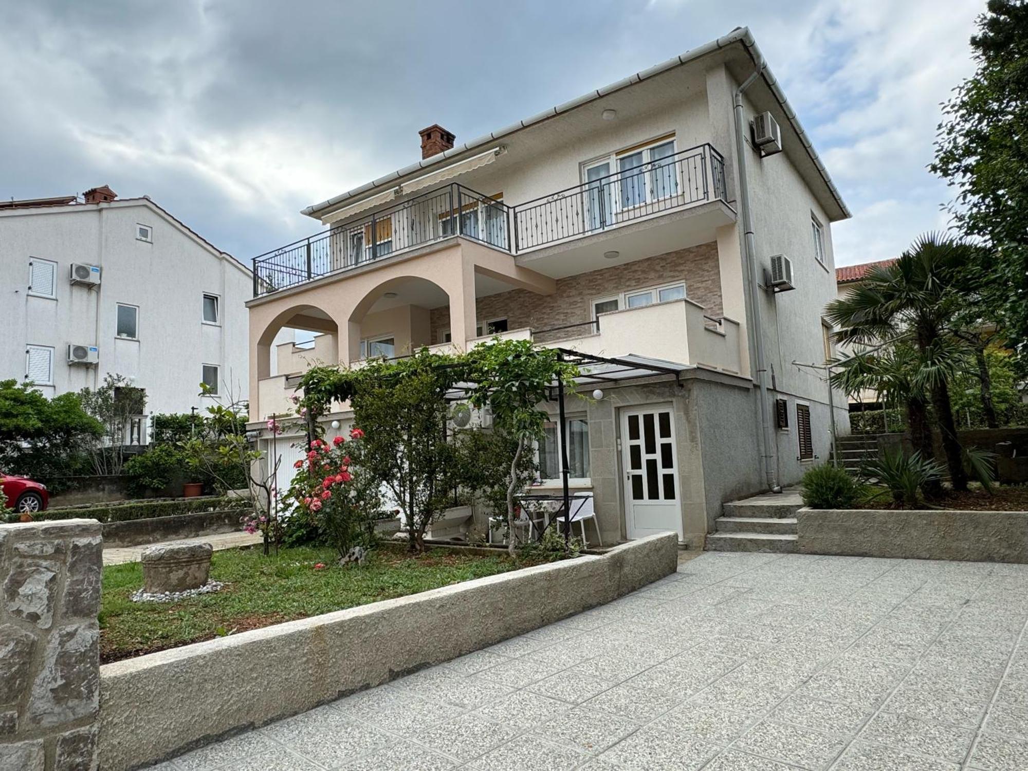 Apartment Dida Krk Town Luaran gambar